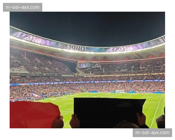 由于新建球场成本超支，马竞宣布发行新债券以募集资金